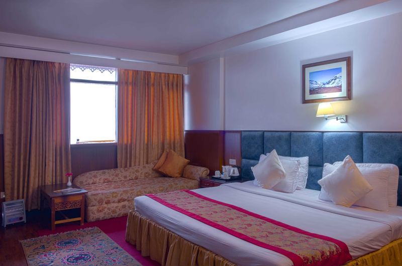 Yarlam Resort-Deluxe Room-1
