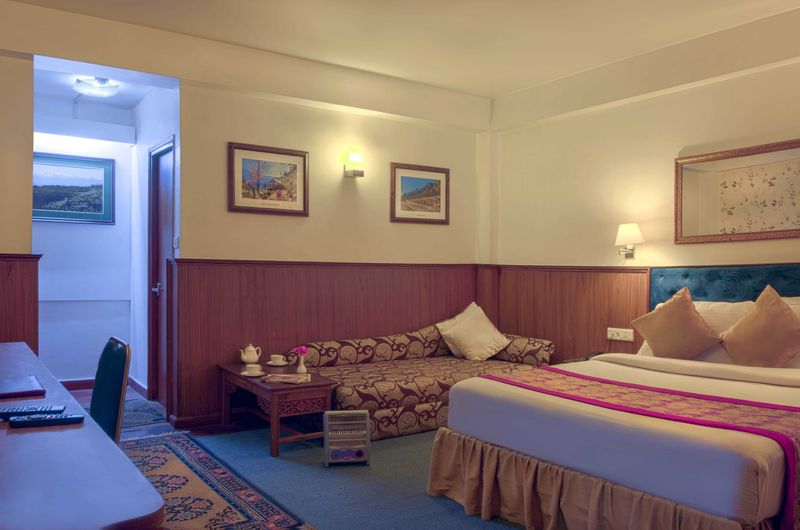 Yarlam Resort-Deluxe Room-1